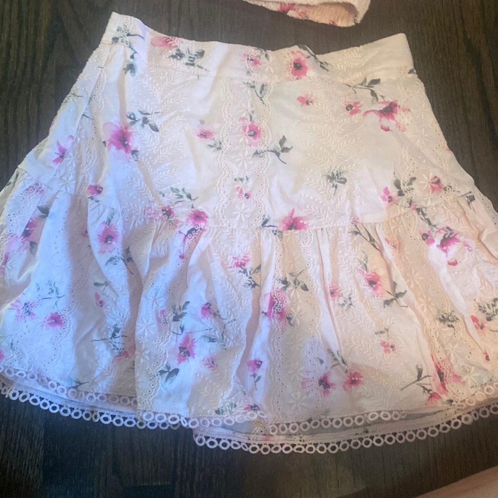 Pink embroidered skirt